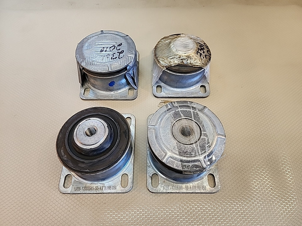 4pcs Heavy Duty Engine Motor Mount 12005541-50-4.771.165.050 CAT EPIROC