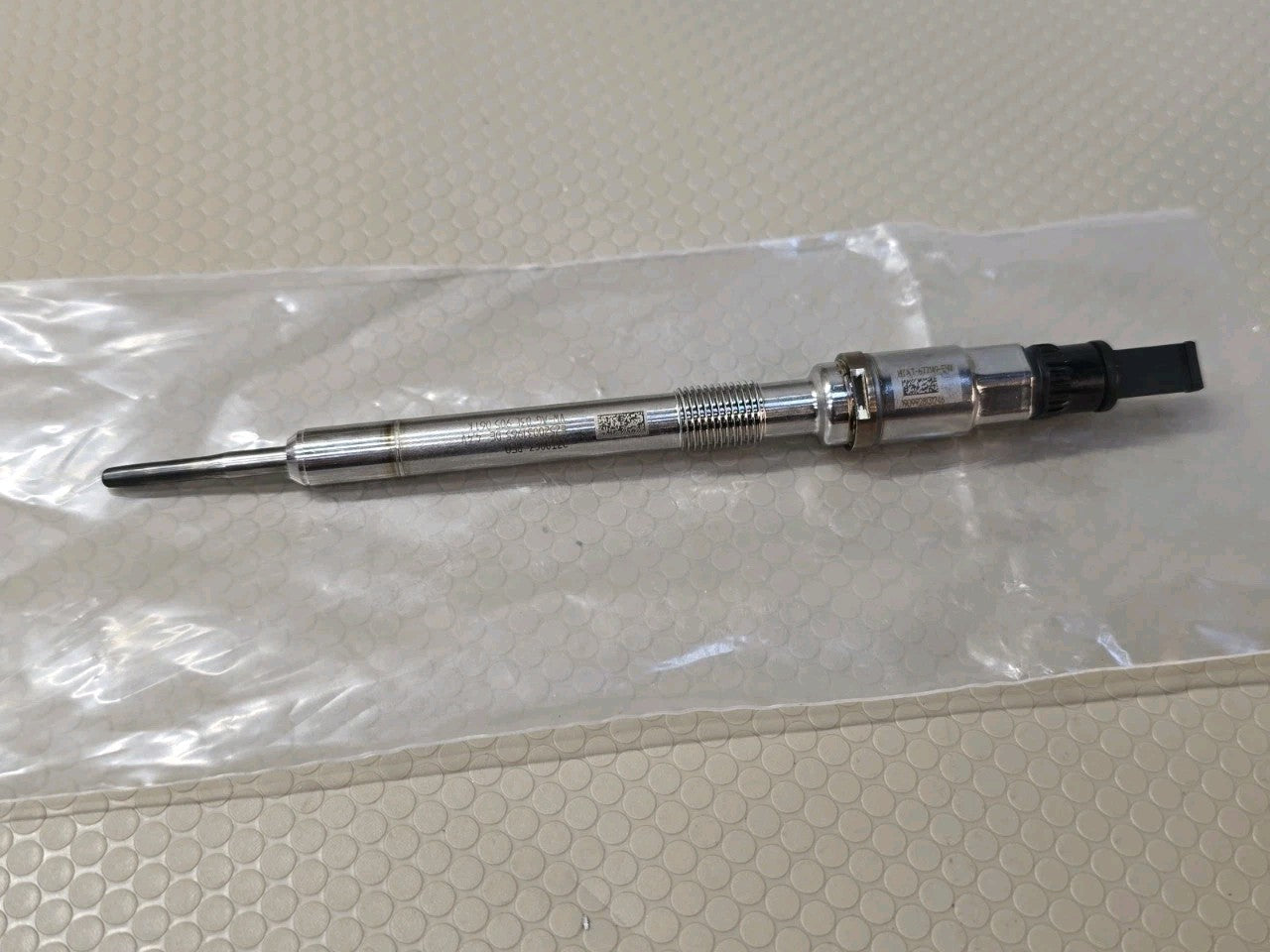 ONE OEM NEW 2011-2014 VW Volkswagen Jetta TDI CJAA Engine Glow Plug GENUINE OEM