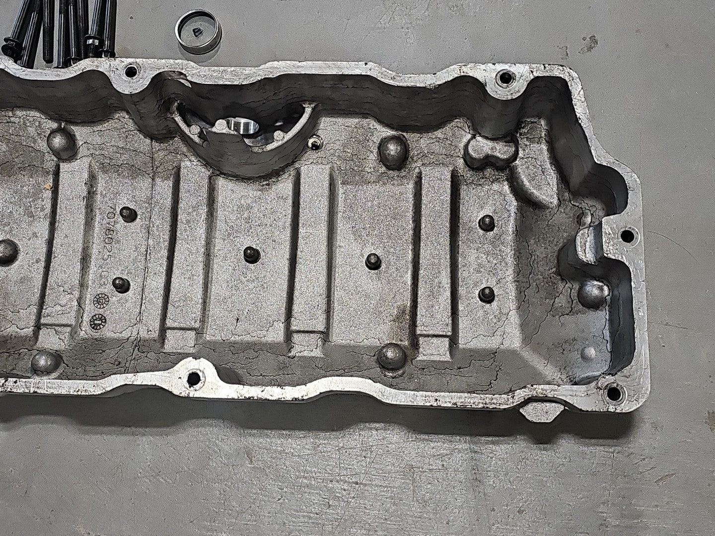 7078025C3 International Durastar 7.6L Maxxforce DT Valve Cover Assembly - USED