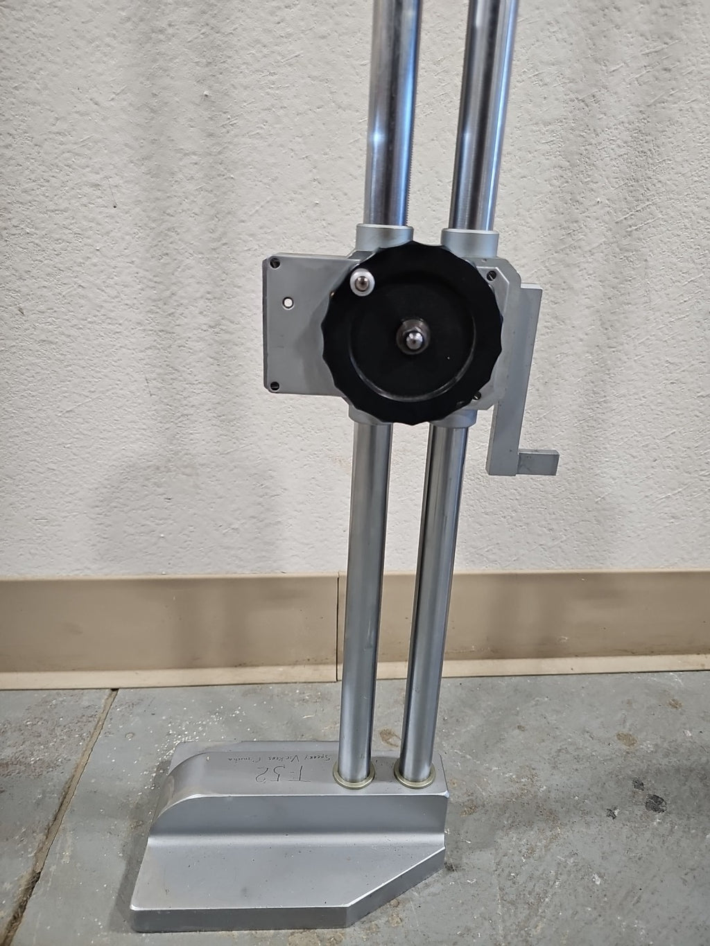 MITUTOYO 192-114 24 INCH HEIGHT GAGE 24" Inch Digital Counter Style *For Parts*