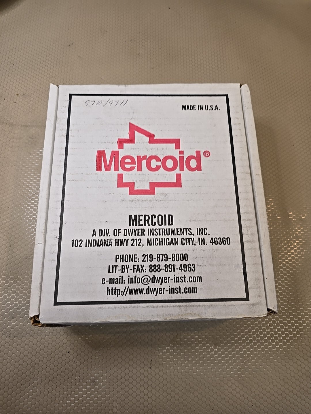 NEW Dwyer Mercoid DA-21-153-16S Bourdon Tube Pressure Switch (800-8000 psig)
