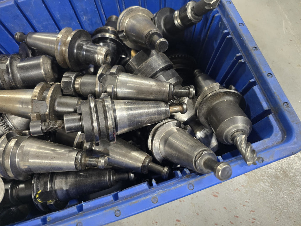 Lot Of 10 Random BT35 Tool Holders - Quality Brands Lyndex Nikken Command Parlec