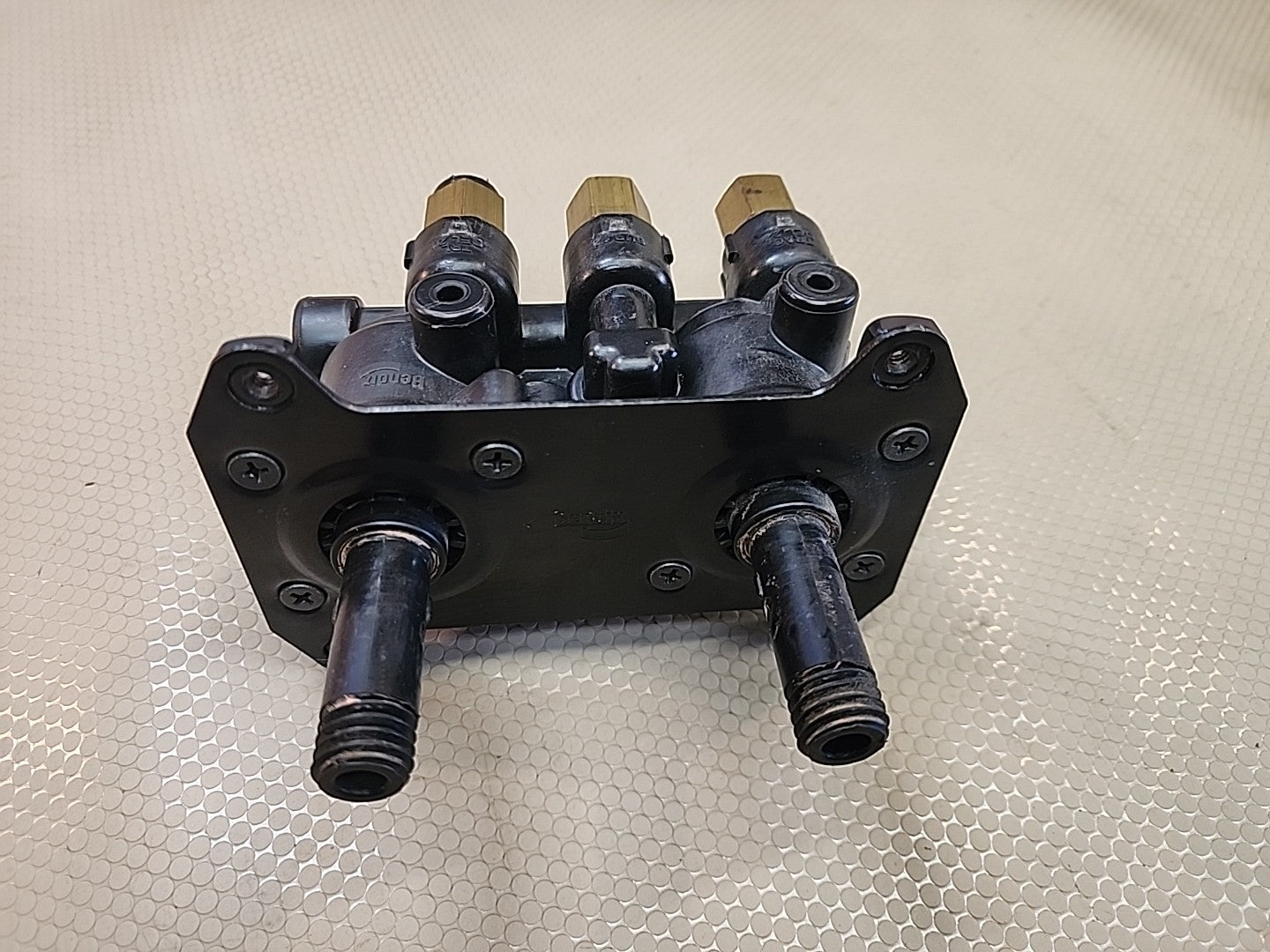 BENDIX AIR BRAKE VALVE 909598