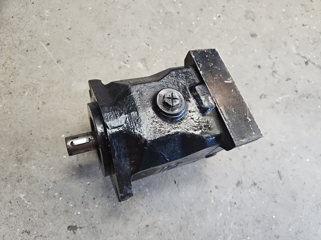 Danfoss Hydraulic Gear Pump Displacement Motor *Tested, Works*
