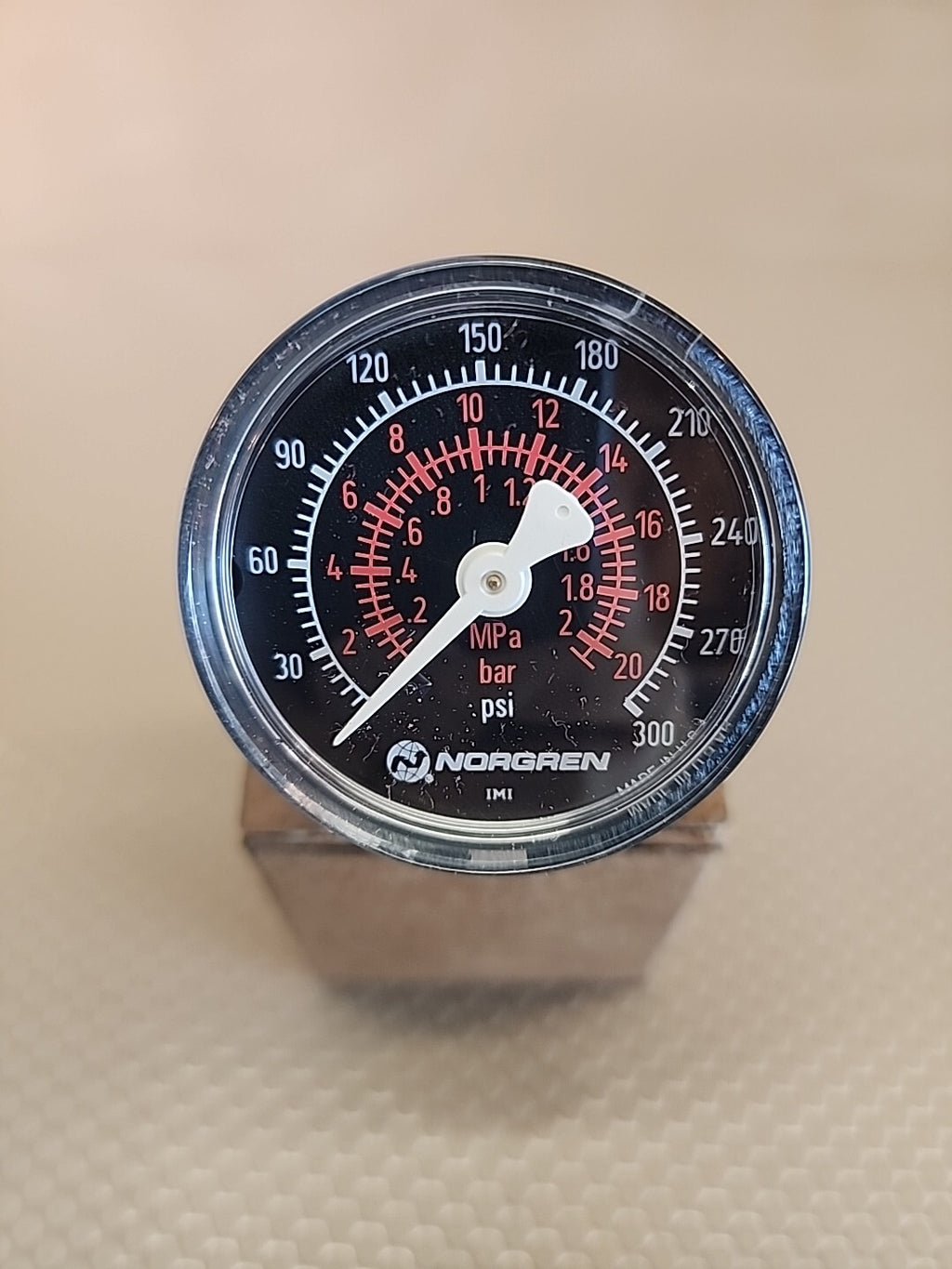 NORGREN 18-013-210 / 18013210 NOS pressure Gauge 