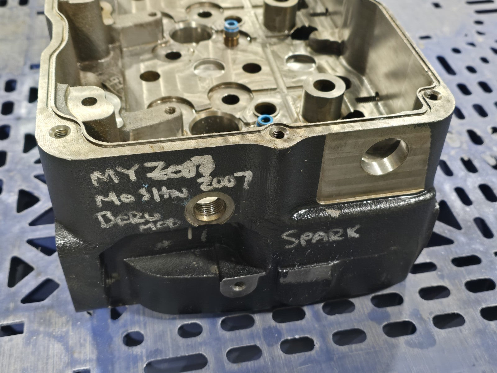 REMANUFACTURED / MOD 1891092C91 International DT466 Cylinder Head  (10341548)