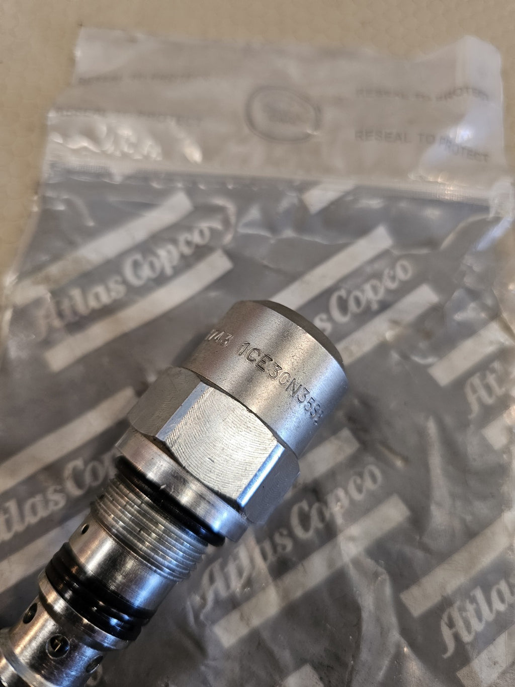 New Parker Danfoss 1CE300F35S8 Cartridge Valve Pilot Valve Epiroc