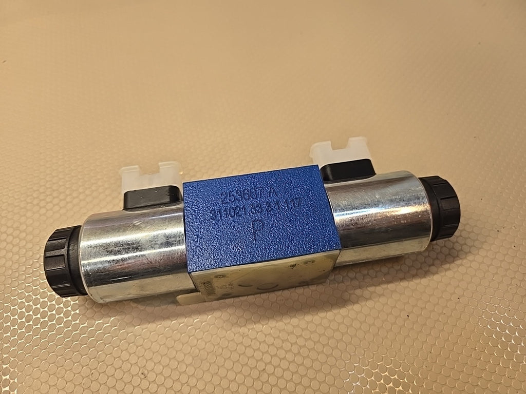 Bosch Rexroth R901105200 Bi Directional Valve 4WE 6 J62/EG24N9K4/62=CSA 5100 PSI