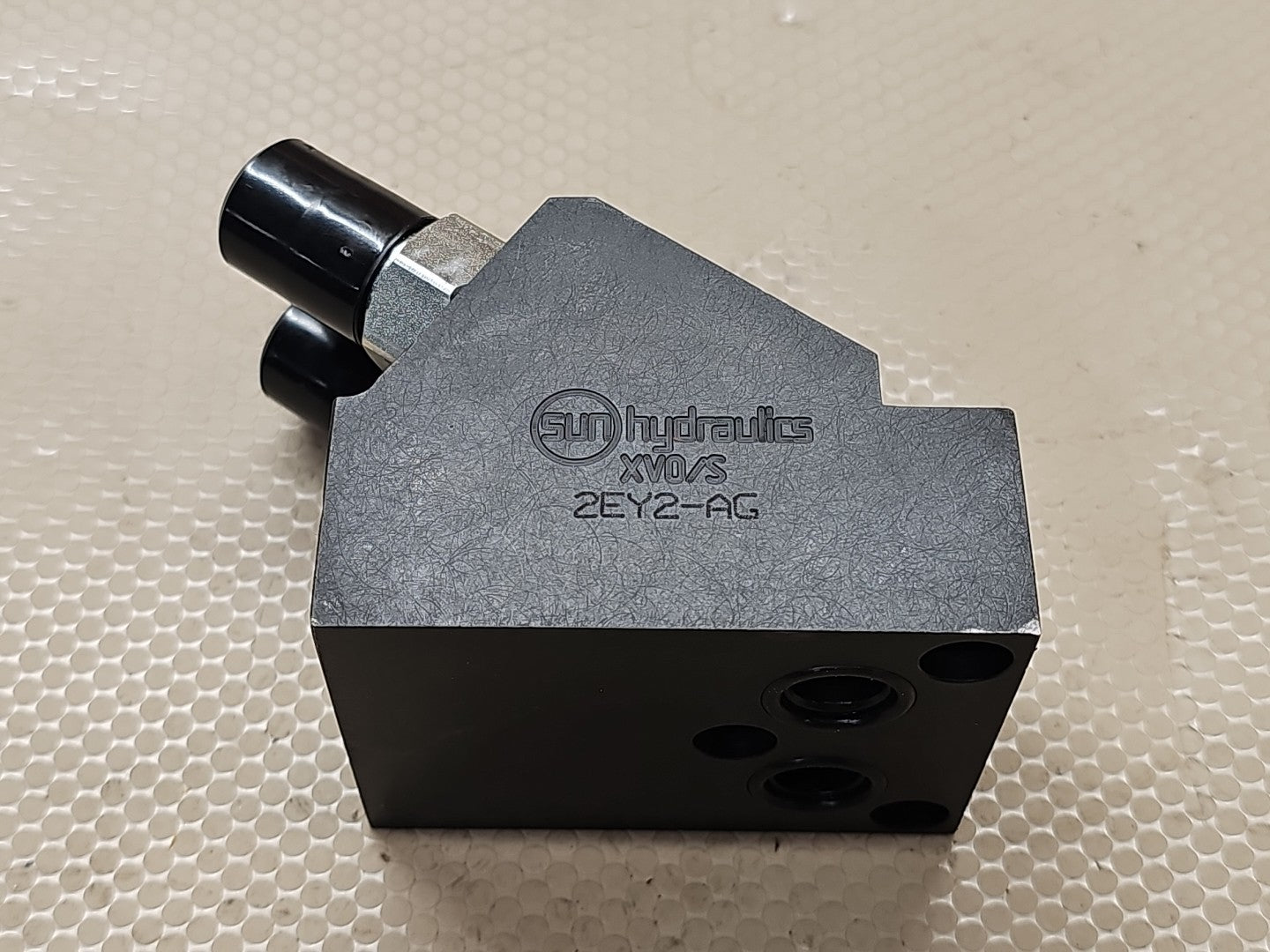 Sun Hydraulics Valve , C/B Dual 1M - 4M 2EY2-AG