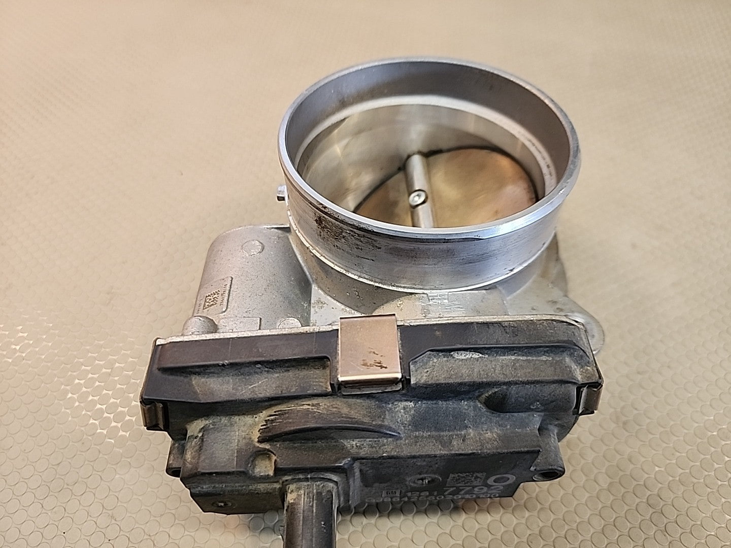 2015 CHEVROLET Suburban THROTTLE BODY OEM 1261  7792