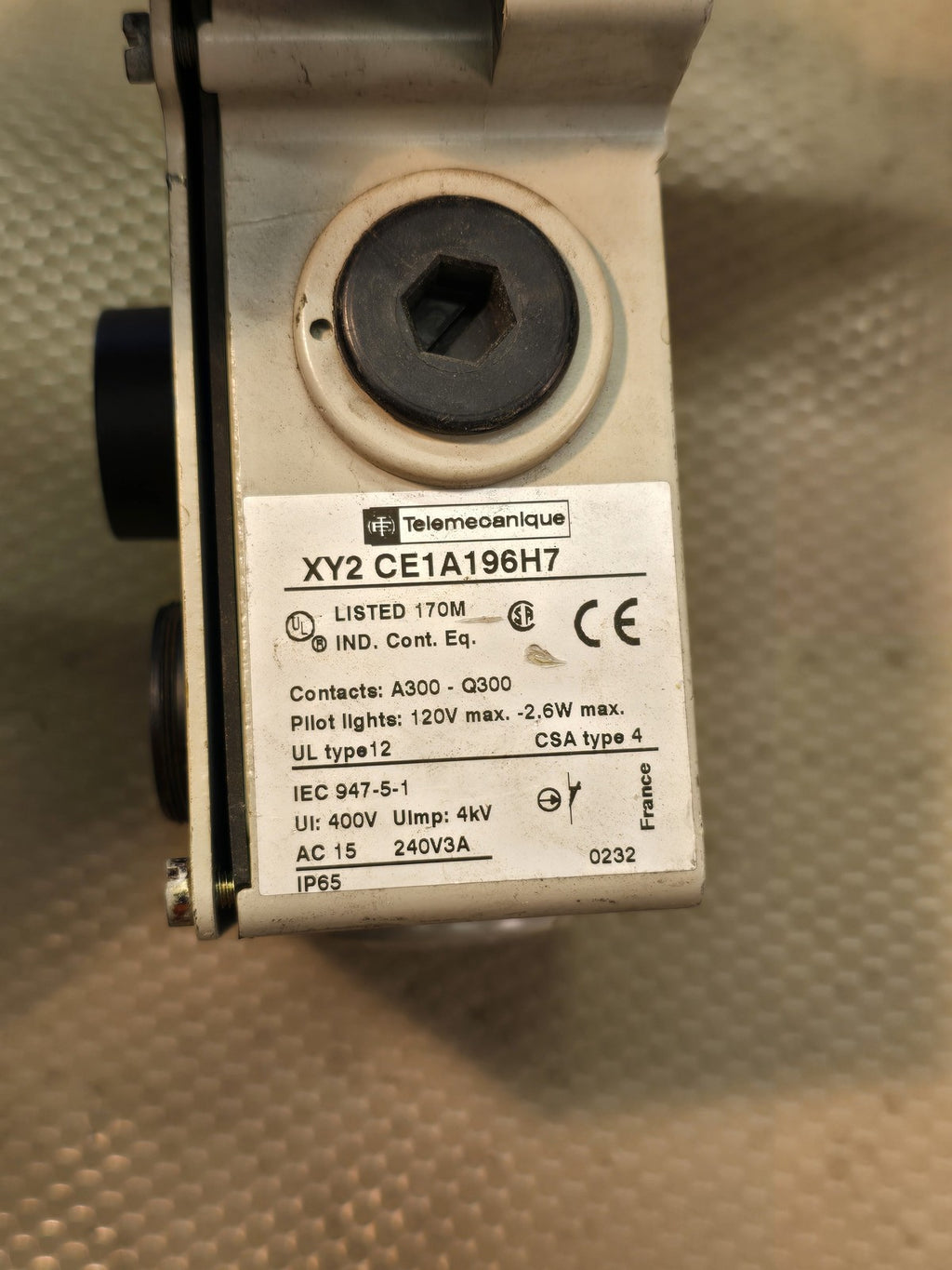 Telemecanique XY2CE1A196H7 Latching Cable Pull E-Stop Switch