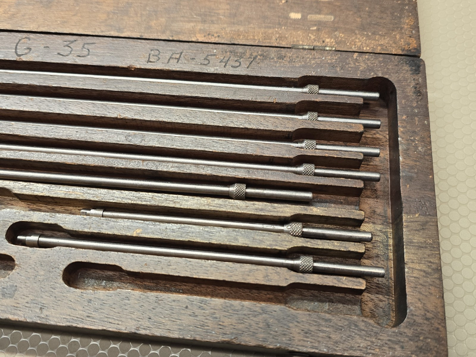Vintage Starrett No. 124-B Machinist Inside Micrometer Set with Wooden Case USA