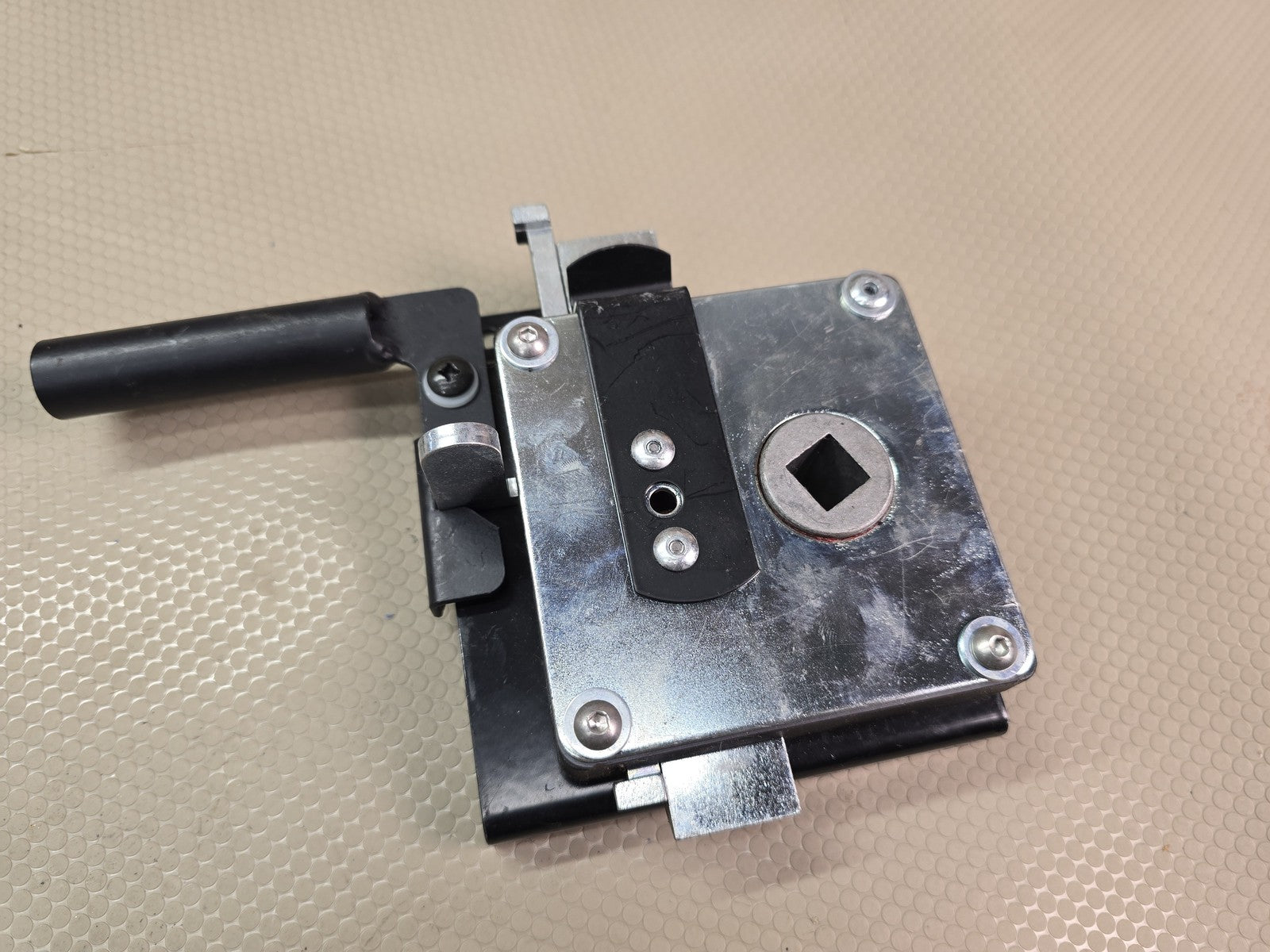 9335074 Vehicle Door Latch Assembly RH Right Hand Rear Heavy Duty Square Drive