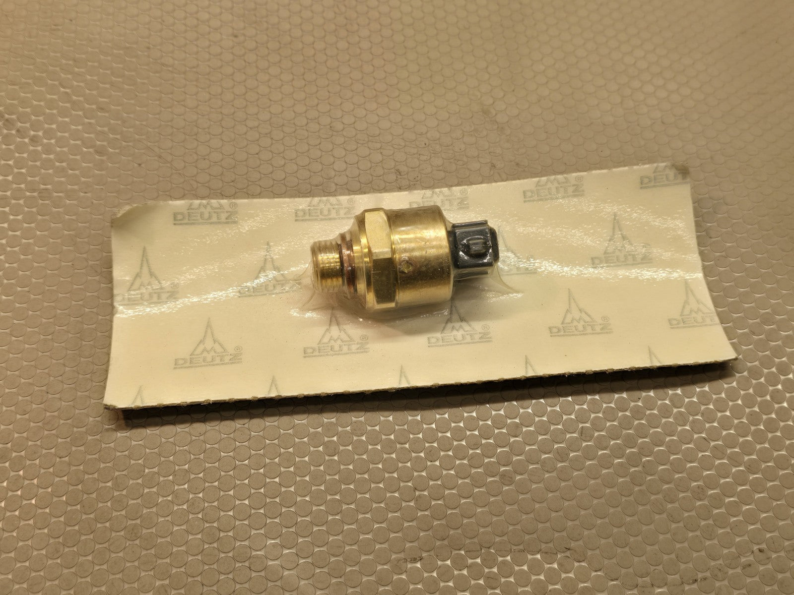Genuine OEM Deutz 0419-9823 Transmitter NEW