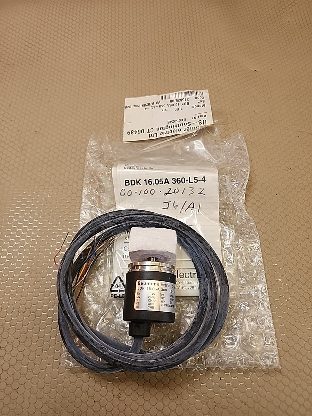NEW BAUMER BDK 16.05A 360-L5-4 Incremental Shaft Encoder 