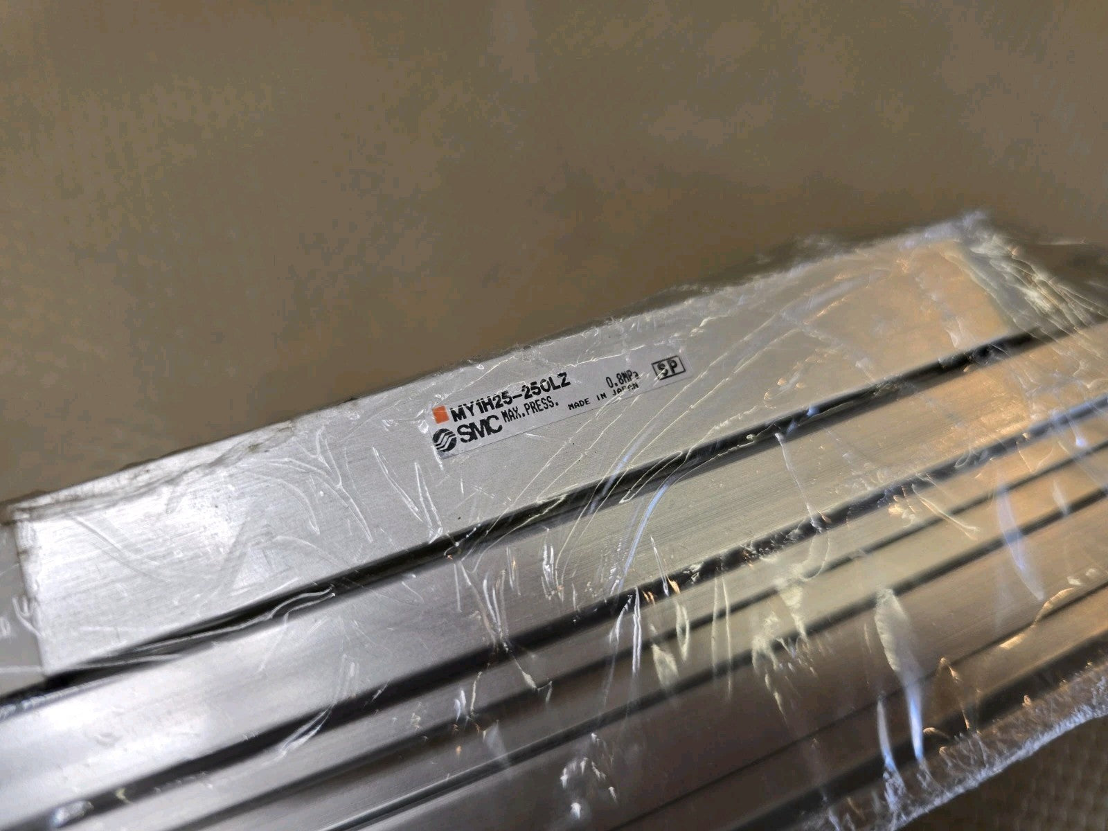 New SMC MY1H25-250LZ-M9NW Rodless cylinder + NSK LH15Z Linear Bearing 