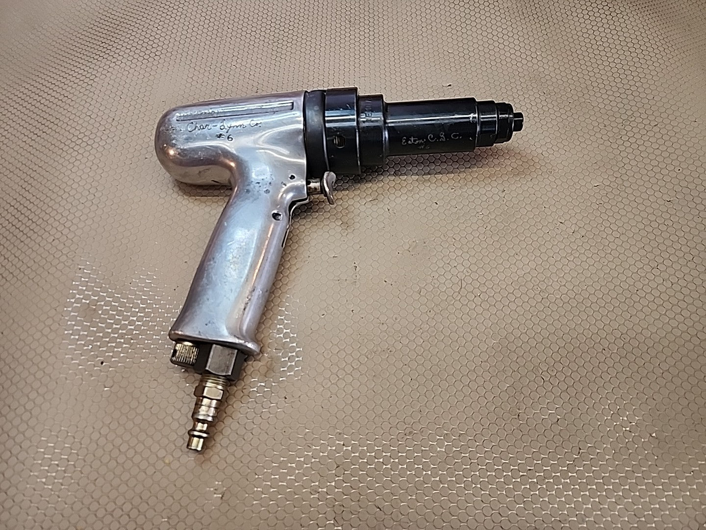 CHICAGO PNEUMATIC PISTOL GRIP SCREW/NUT DRIVER SIZE 3017 S 160/A255028