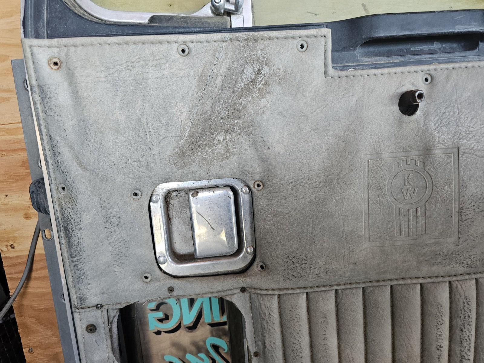 KENWORTH W900 DOOR ASSEMBLY OEM FRONT RIGHT PASSENGER