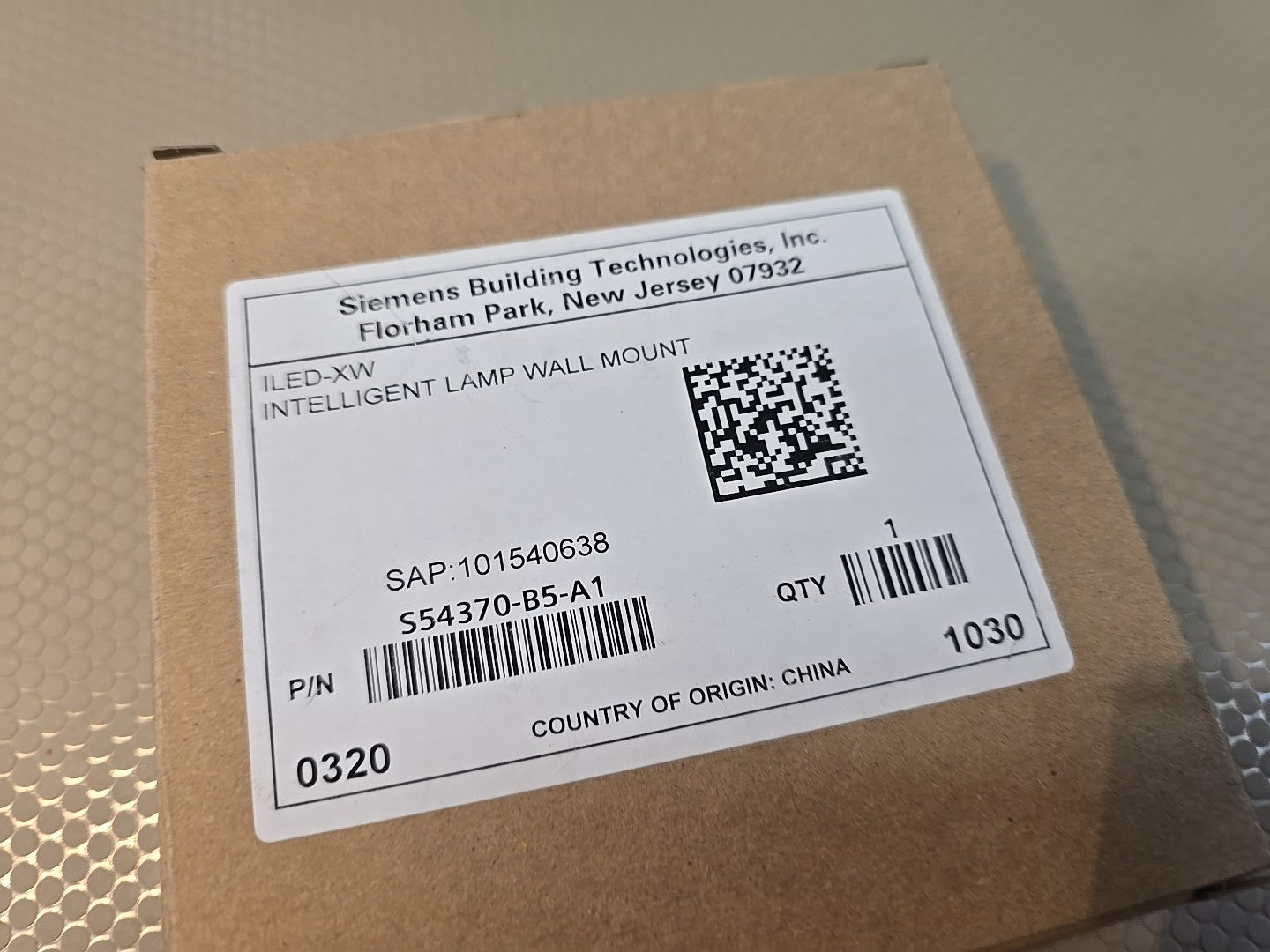 NEW Siemens S54370-B5-A1 ILED-XW Intelligent Lamp Wall Mount