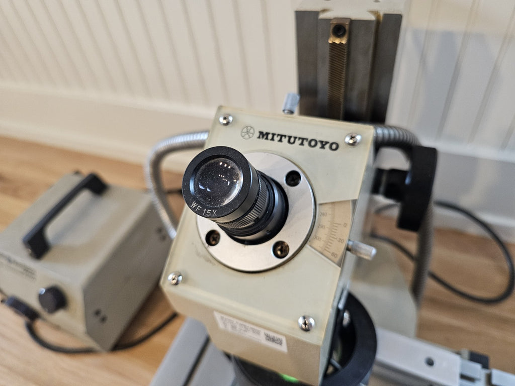 MITUTOYO TM-111 TOOLSMAKERS MICROSCOPE 50/60HZ 176-912 +IL410 Illumination CLEAN
