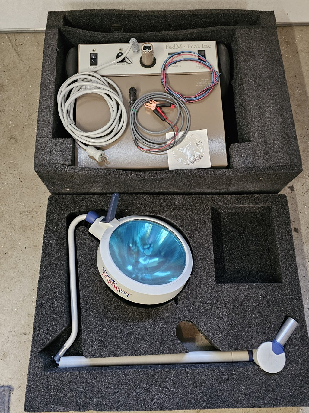 FEDMEDICAL FMI-301FB LIGHT SURGICAL FIELD FLOOR 
