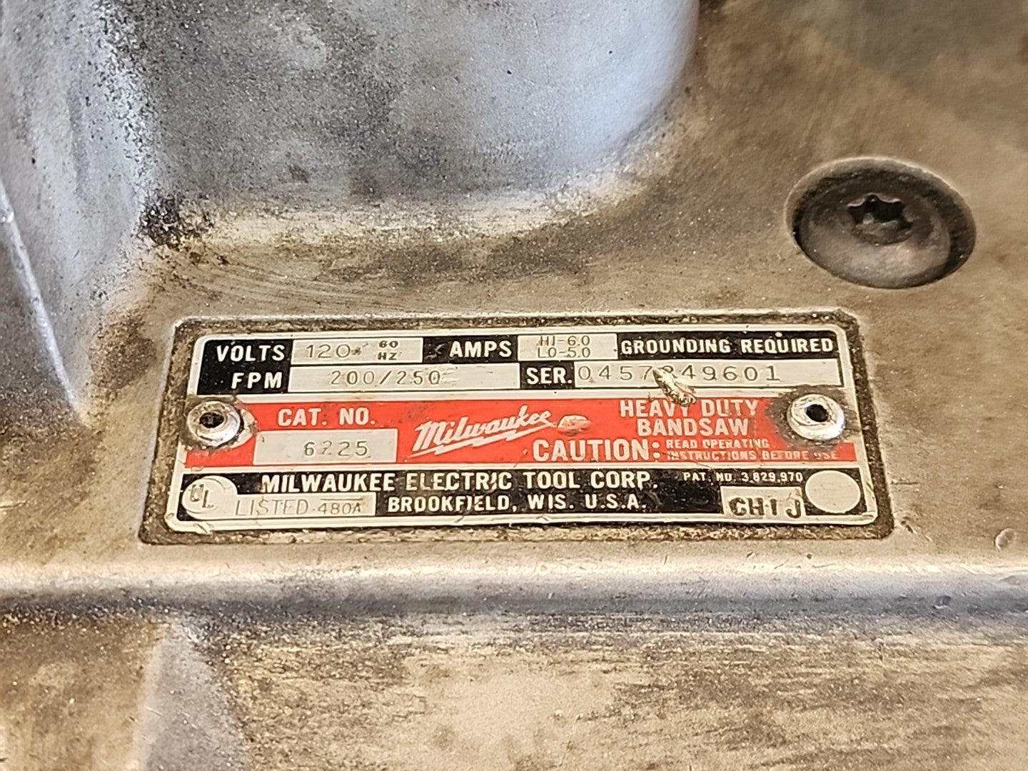Milwaukee 6225 Portable Band Saw 200/250fpm 120v-ac