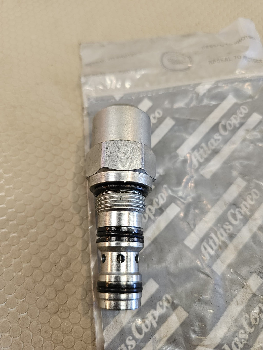 New Parker Danfoss 1CE300F35S8 Cartridge Valve Pilot Valve Epiroc