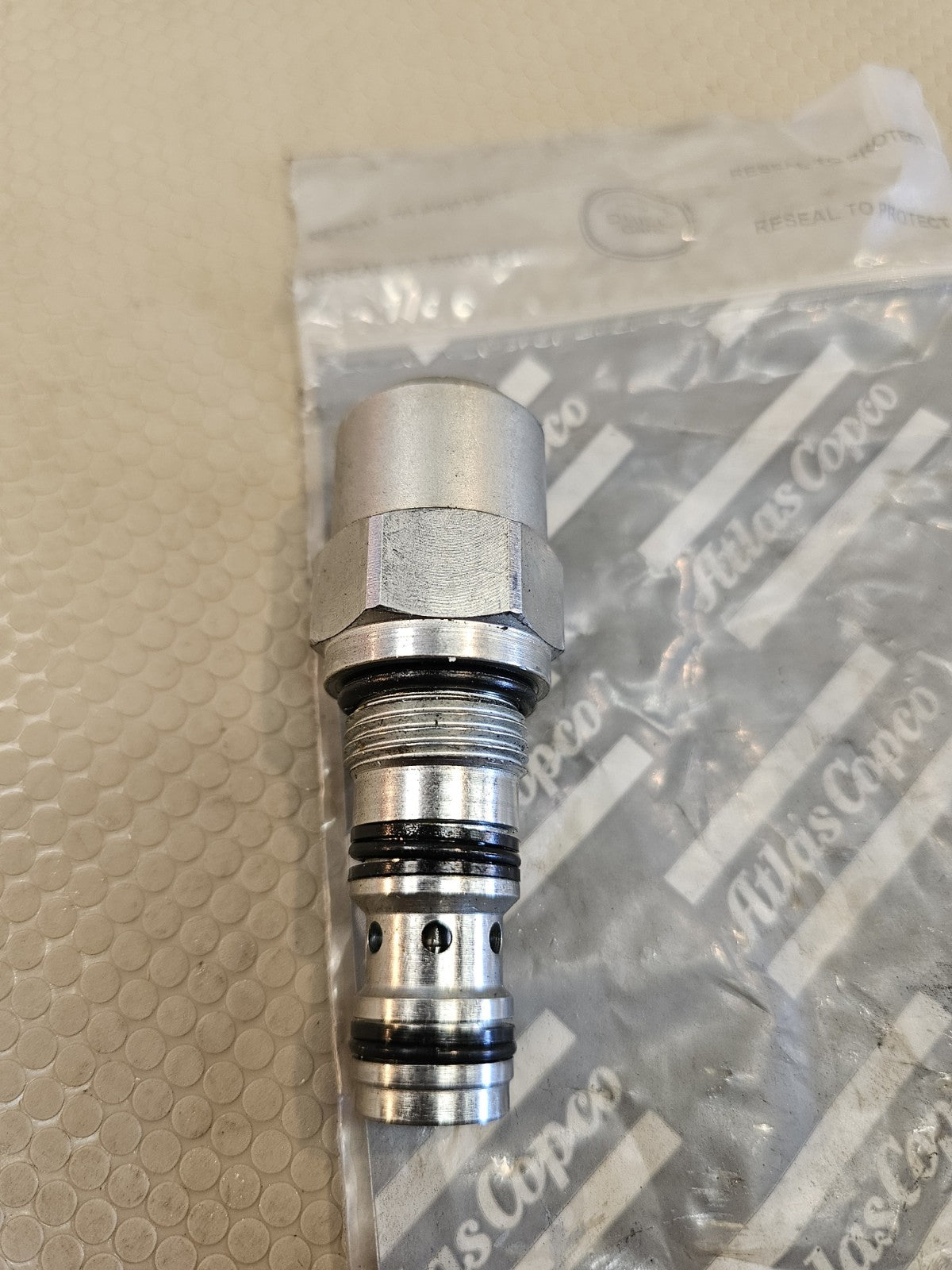 New Parker Danfoss 1CE300F35S8 Cartridge Valve Pilot Valve Epiroc