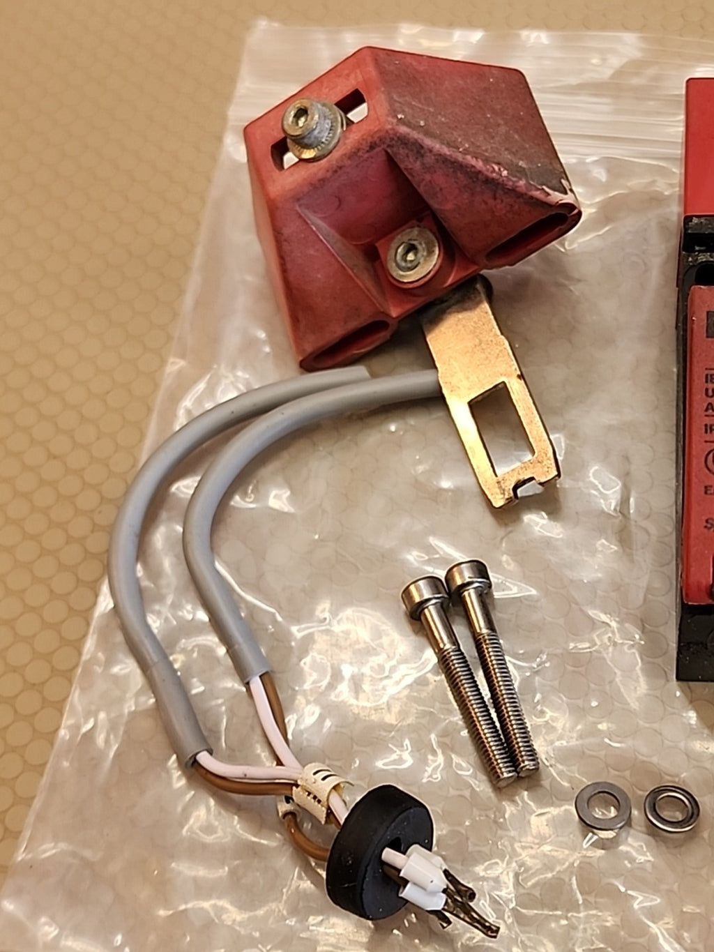 Telemecanique Sensors Safety Interlock Switch XCSPA791, IP67, IEC 60947-5-1