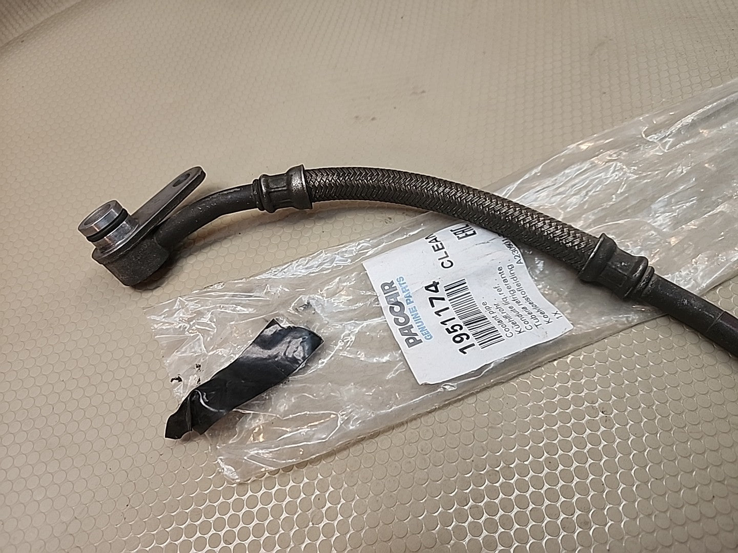 PACCAR 1951174 - Coolant Return Pipe