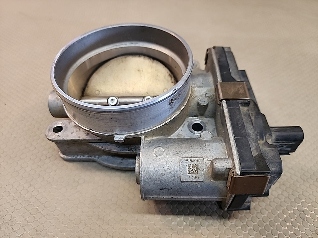 2015 CHEVROLET Suburban THROTTLE BODY OEM 1261  7792