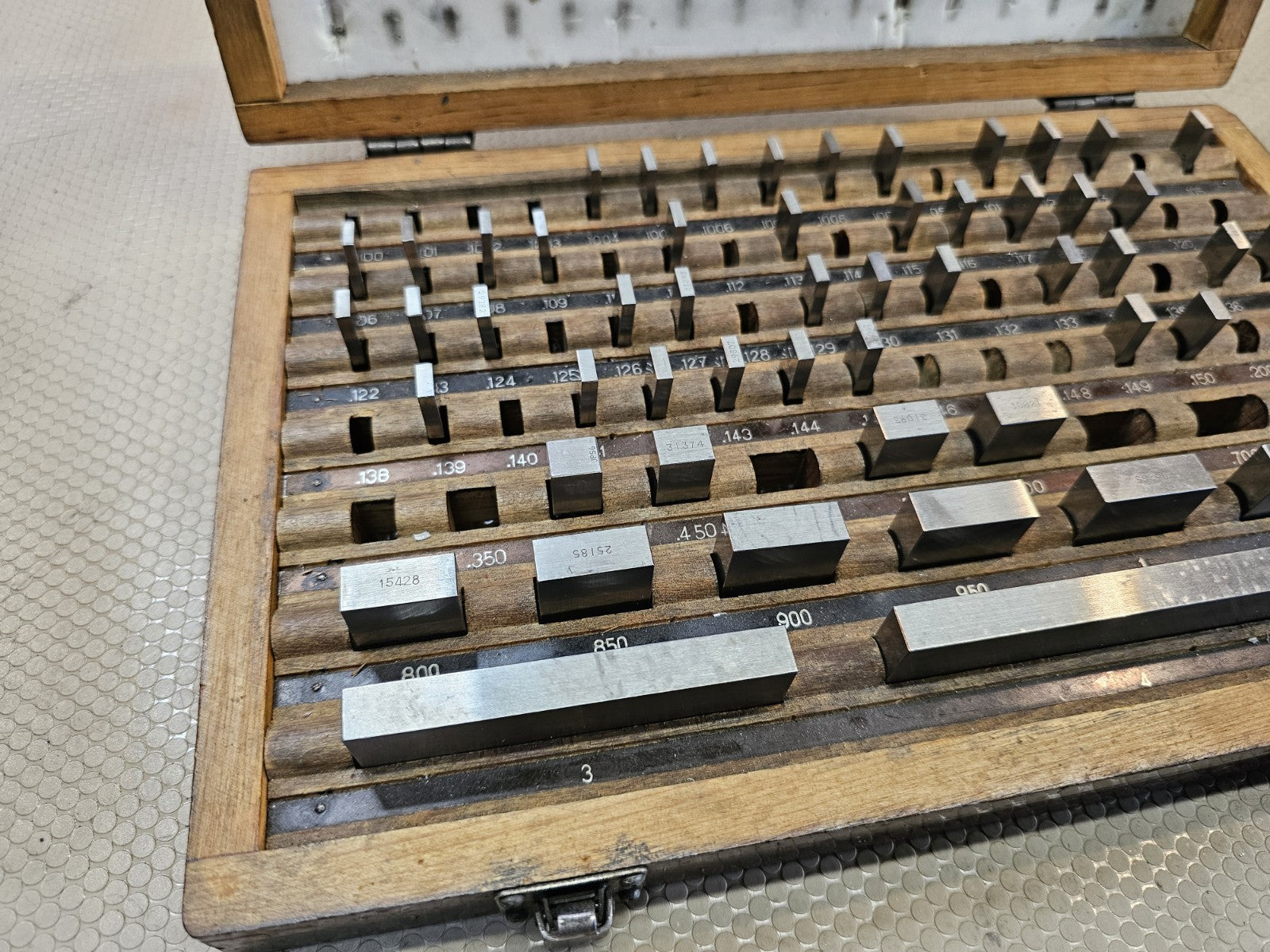 JIT Gage Block Set 81 (79) Pieces, .050 To 4" JAPAN Grade 3 w/wood case