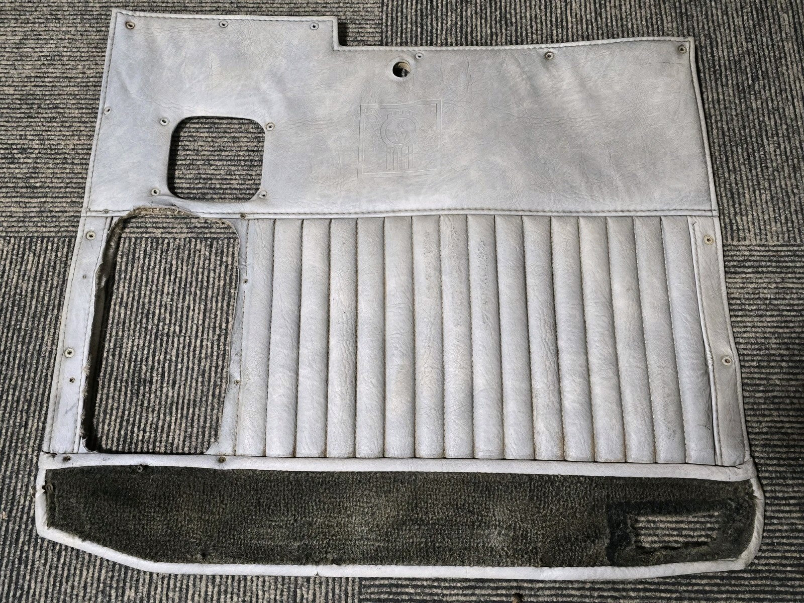 Kenworth OEM! Truck Interior Door Panel Gray Vinyl Pleated Carpet 1999 KW Logo