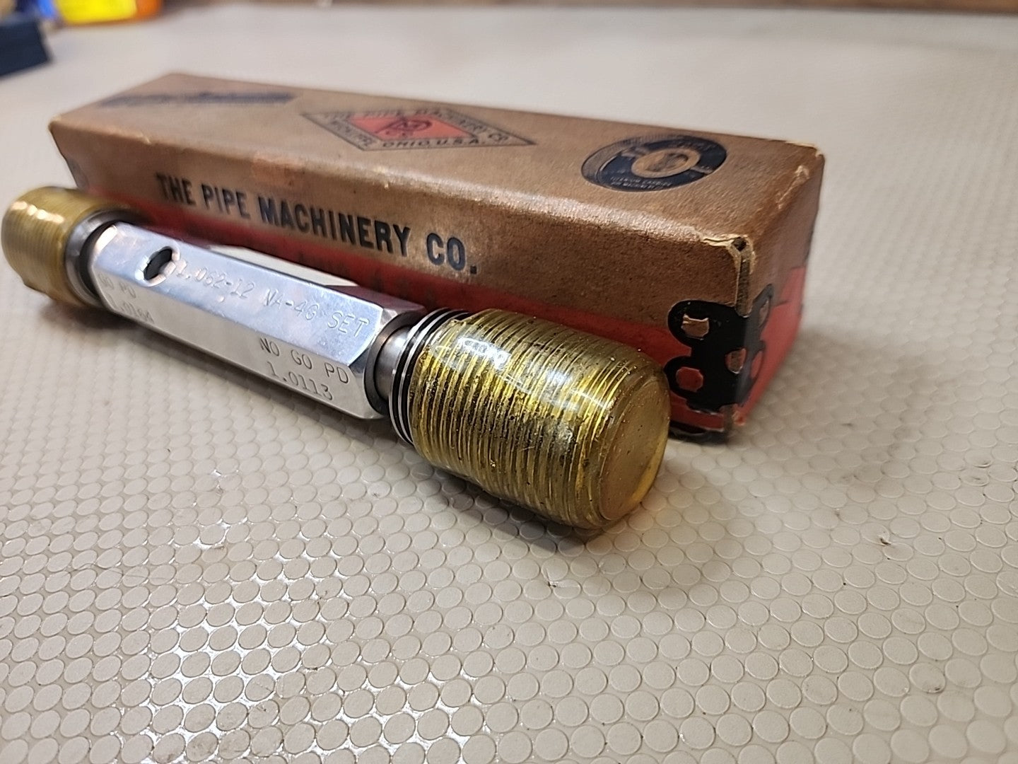 THE PIPE MACHINERY CO THREAD PLUG GAGE 1.062-12 NA-4G SET GO 1.0164 NO GO 1.0113