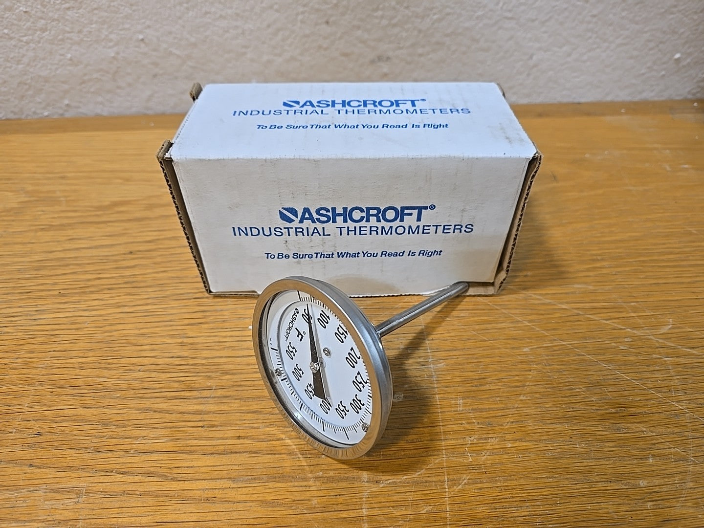 50/550°F Ashcroft Bi-Metallic Thermometer, 4"Stem, 3" Dial
