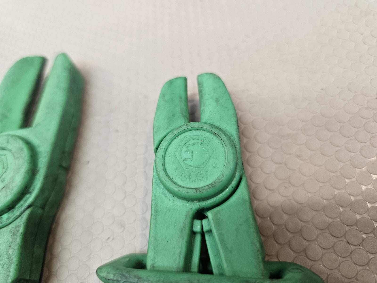 Matco Tools Hose Shut Off Pinch Plier Set - Green Locking
