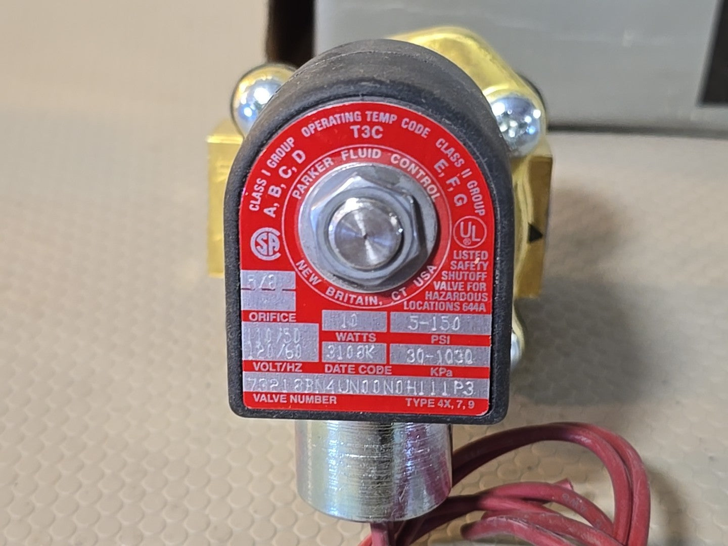 NEW Parker 73218BN4UN00N0C111P3 2-Way Solenoid Valve1/2 in. NPT, 120 Volt 