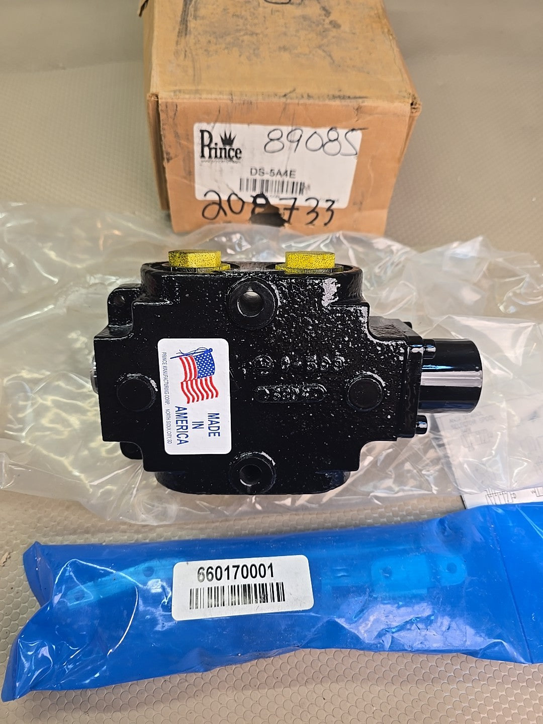 NEW PRINCE DS-5A1E HYDRAULIC VALVE C-563 3083 DS5A1E