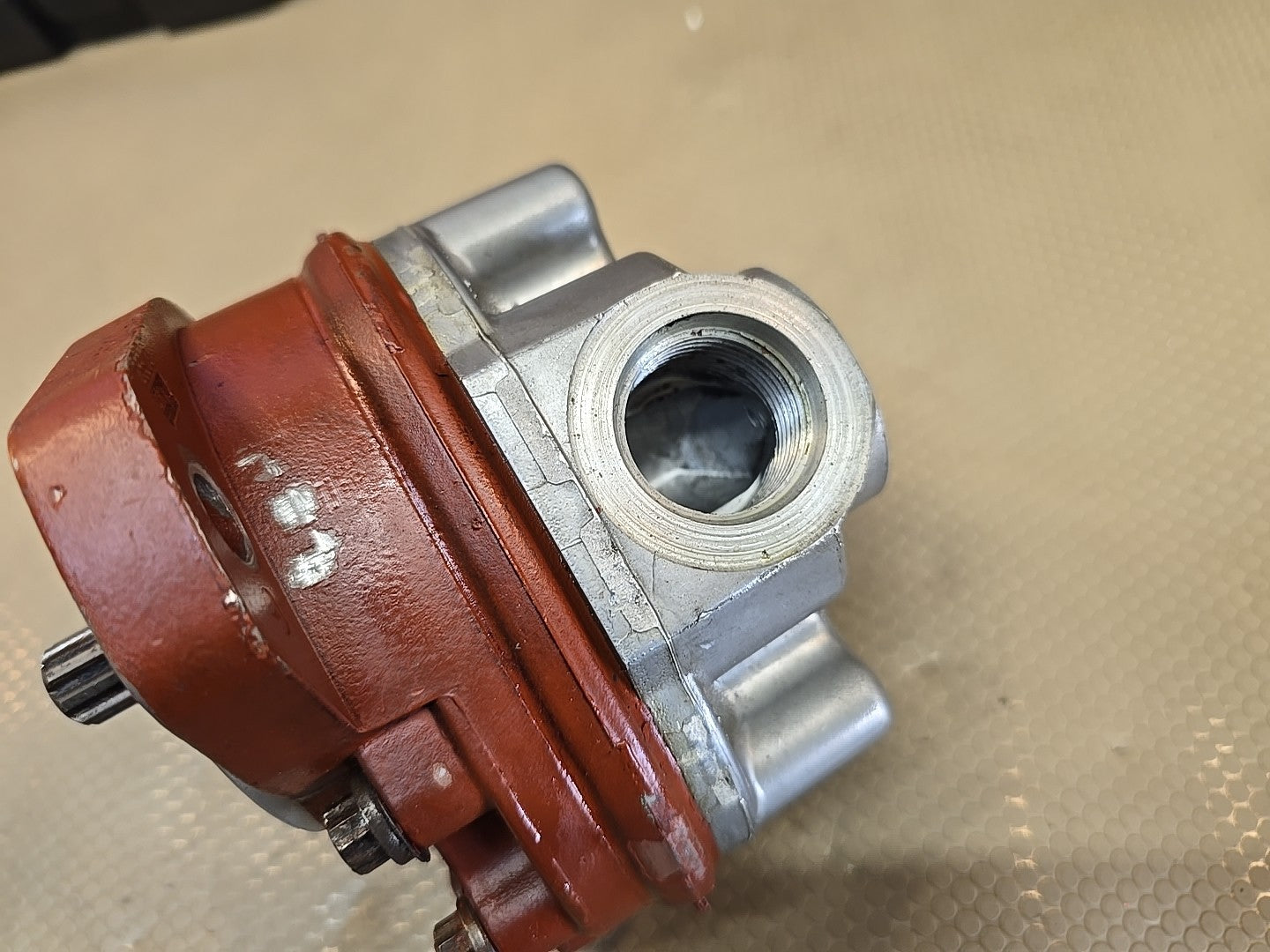 Eaton Cessna Gear Pump *Light Use*  j970217ke