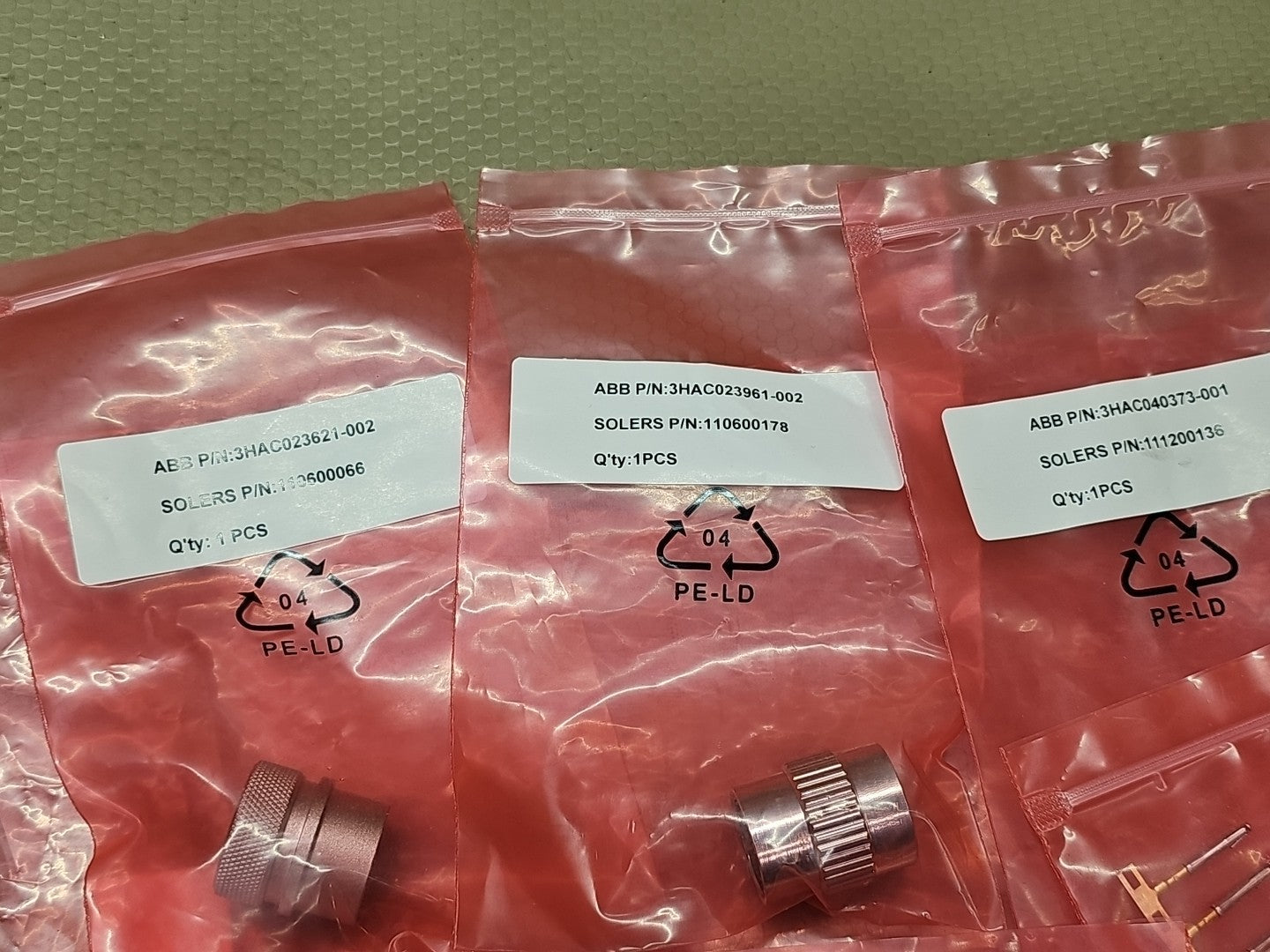 ABB 3HAC037038-001  CONNECTOR SET/KIT  R1.CP/CS INCOMPLETE SEE DESCRIPTION