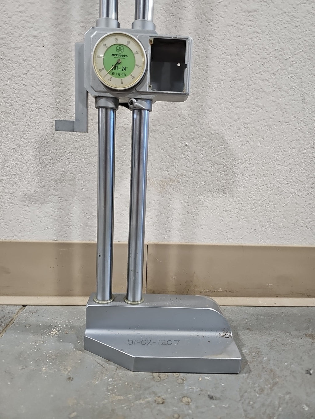 MITUTOYO 192-114 24 INCH HEIGHT GAGE 24" Inch Digital Counter Style *For Parts*