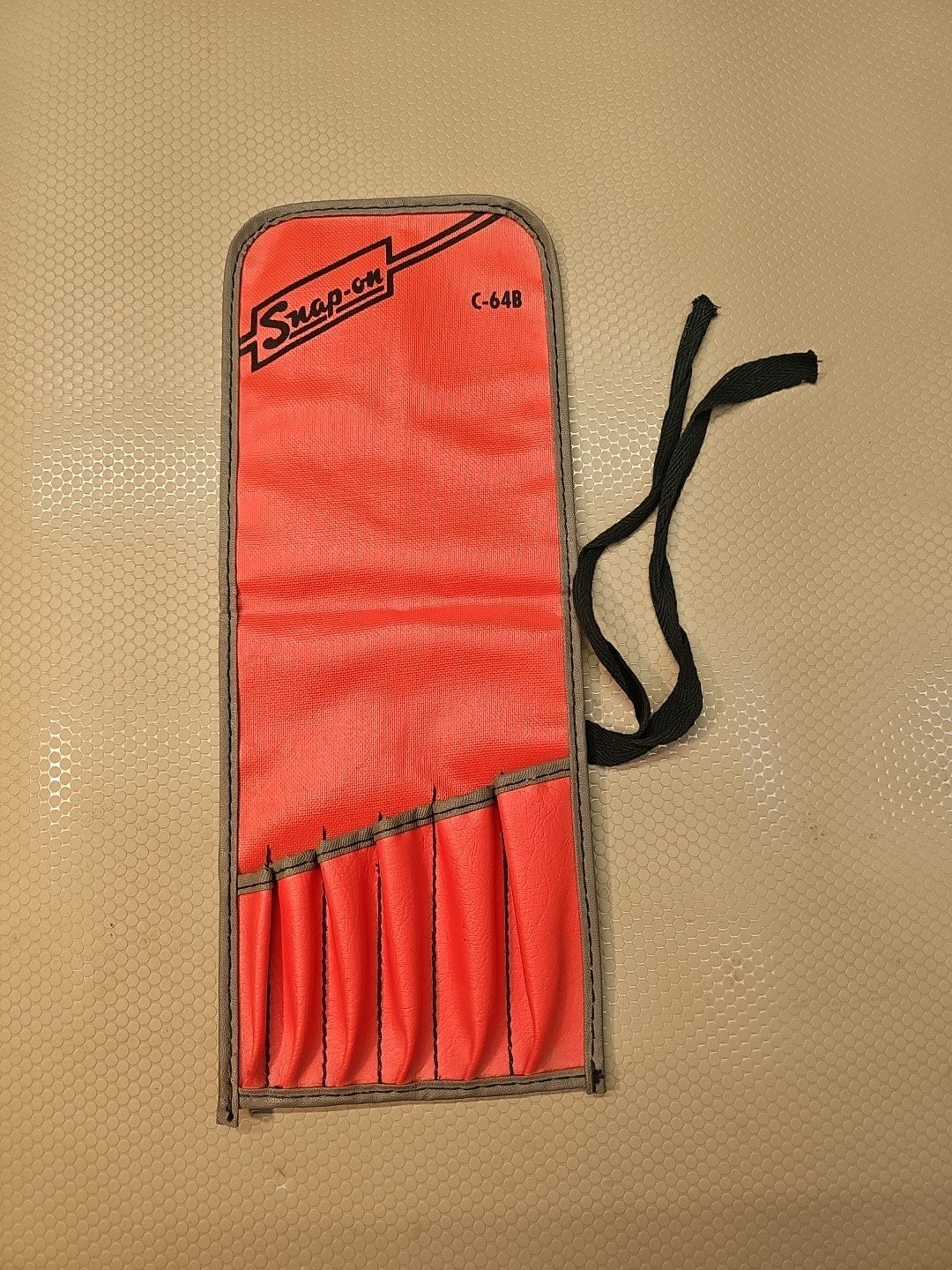 SNAP ON C-64B RED WRENCH  KIT BAG POUCH ROLL 6 POCKET LARGE *VINTAGE & MINT*