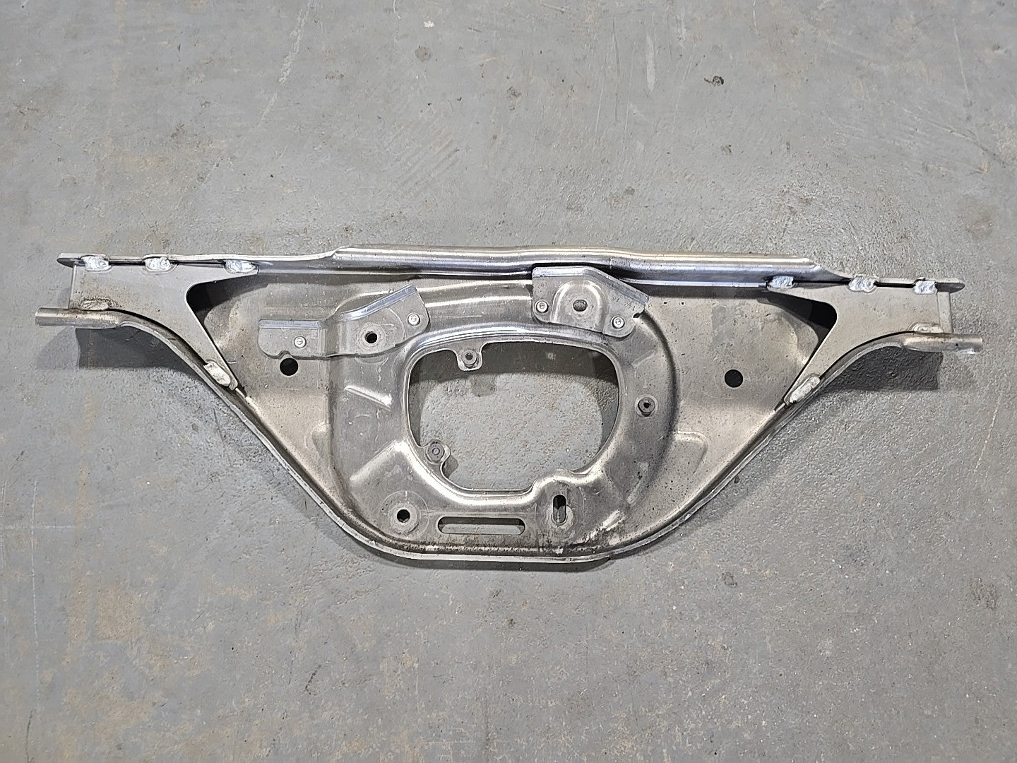 GENUINE PORSCHE 911 Turbo OEM 991 Engine carrier Bracket 9A237505603