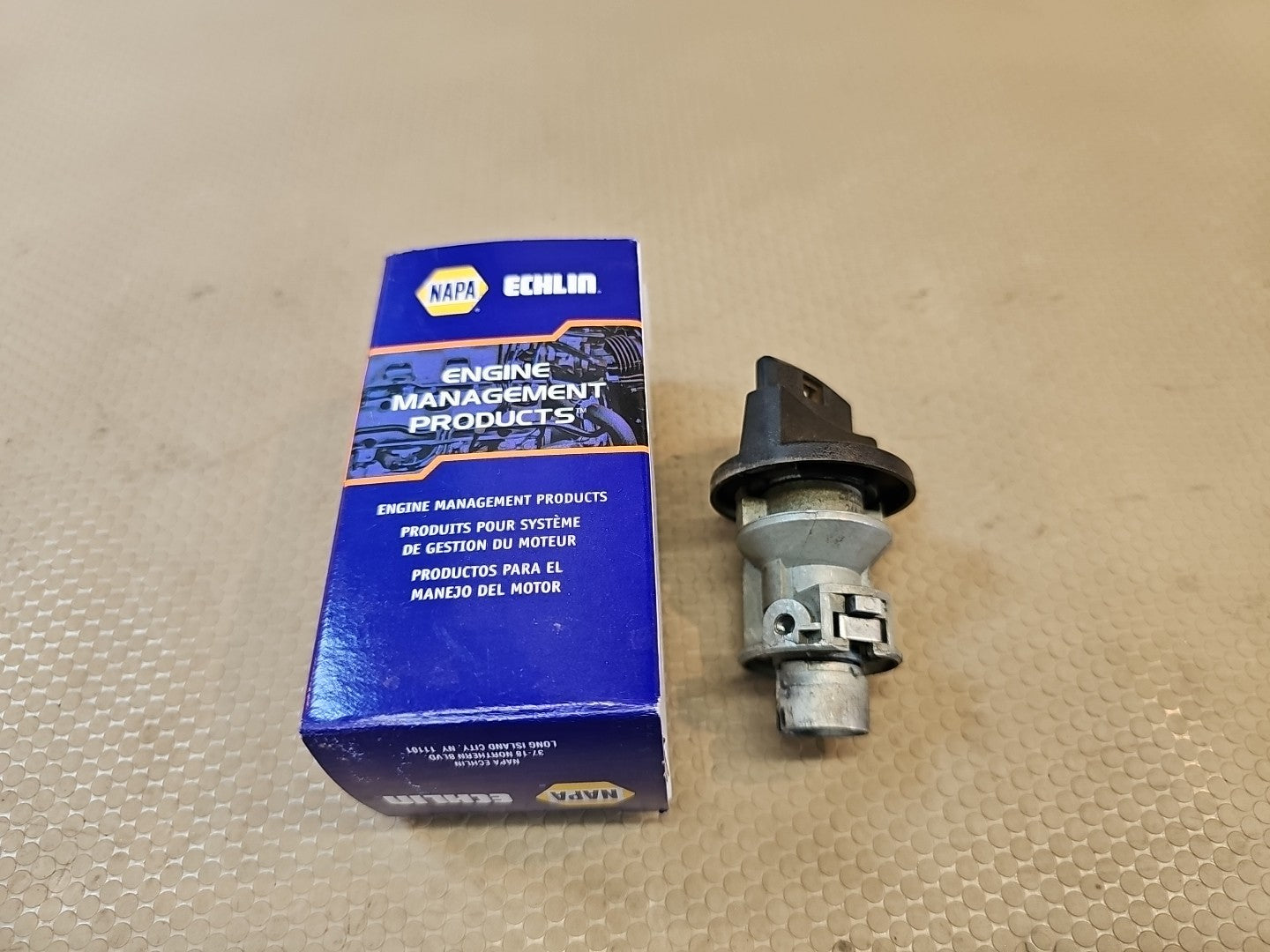 NOS Napa Echlin KS6071 Ignition Lock Cylinder w/ Keys