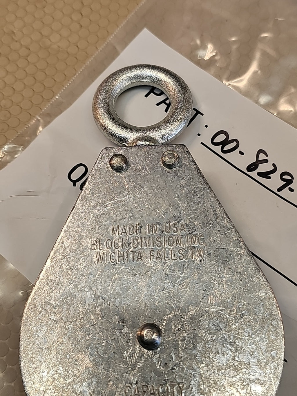 Block Division Swivel Eye Pulley Block 800 lb cap 363 kg