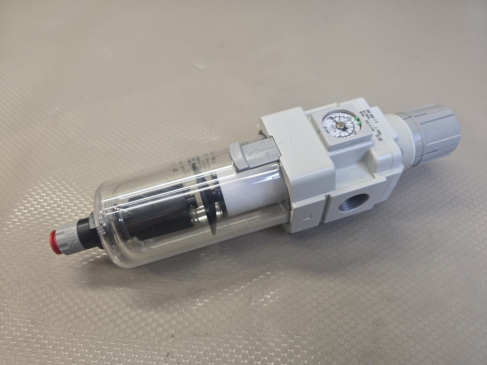 SMC AW40-N04CE-Z-B Pneumatic Filter Regulator w/ Gauge 1/2" NPT 7-125psi NEW