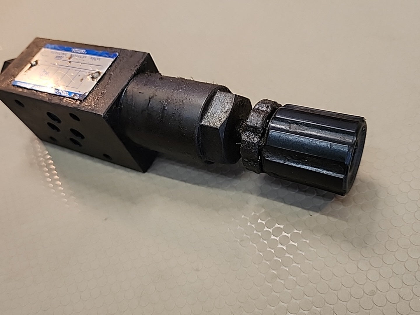 Yuken MRP-01-B-10T Pressure Reducing Valve 