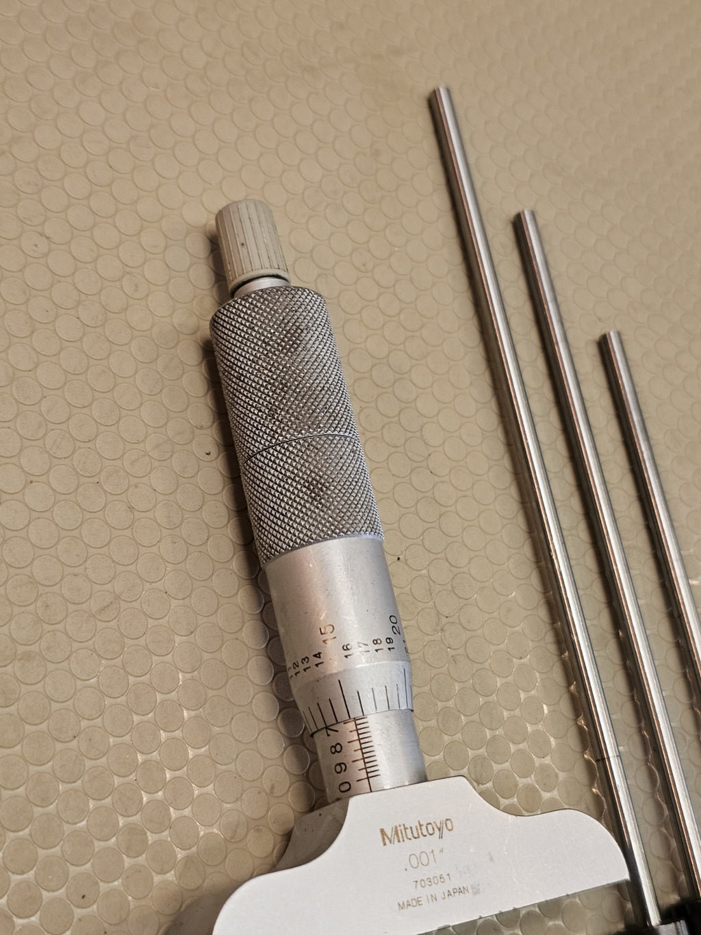 MITUTOYO DEPTH MICROMETER 129-131 2.5 Inch Base with 3 rods MADE IN JAPAN