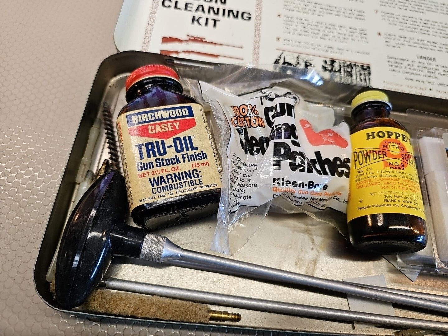 Vintage Outers Gunslick Rifle Kit Cleaning Green Metal Case *Rare*