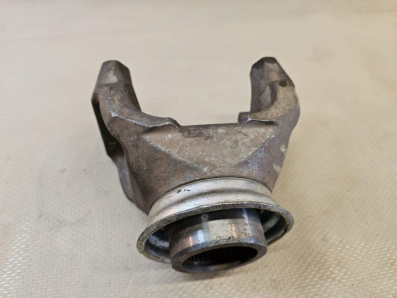 Genuine Spicer 6-4-8541-7X Series end yoke Spline